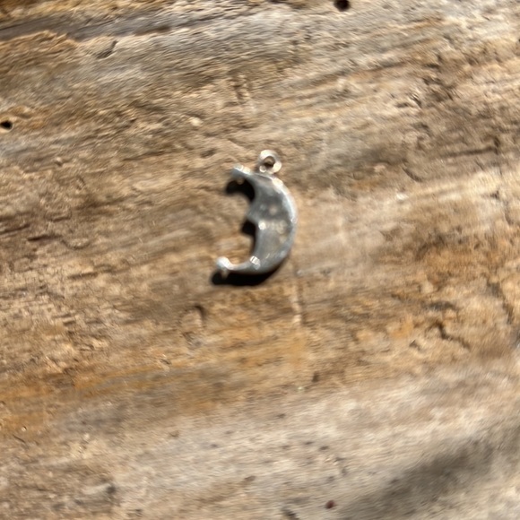 Sterling Silver & enamel Man in the moon charm. Vintage - Picture 4 of 4